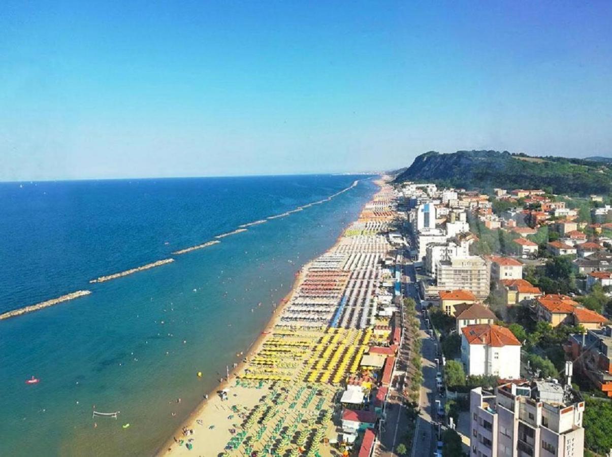 Casa Gramsci Luxury Apartment Pesaro Ngoại thất bức ảnh