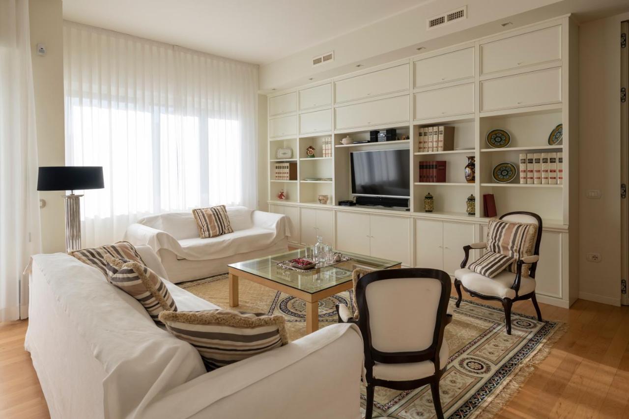 Casa Gramsci Luxury Apartment Pesaro Ngoại thất bức ảnh