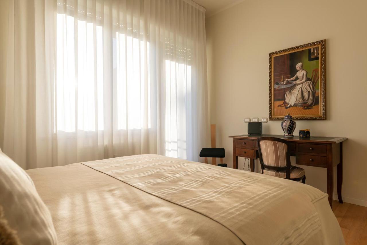 Casa Gramsci Luxury Apartment Pesaro Ngoại thất bức ảnh