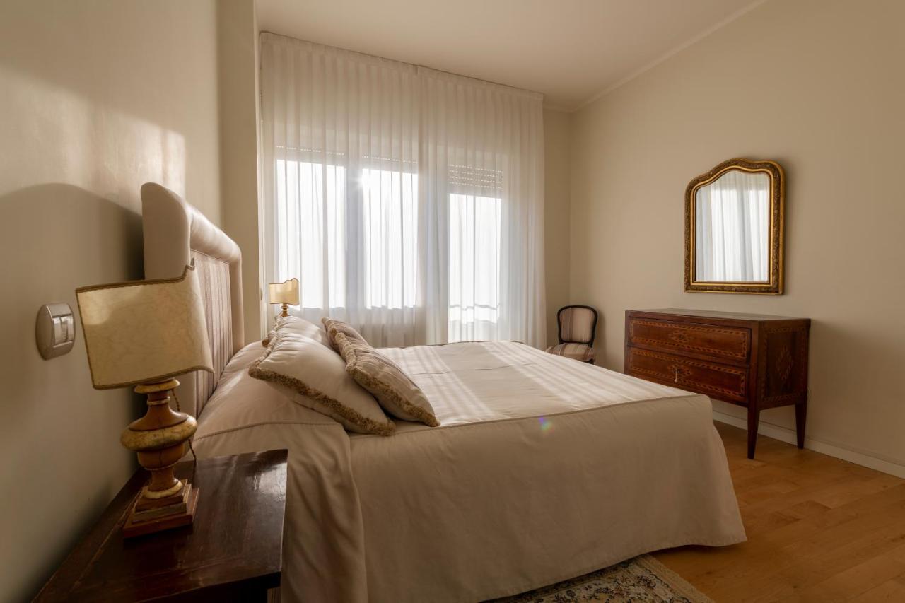 Casa Gramsci Luxury Apartment Pesaro Ngoại thất bức ảnh