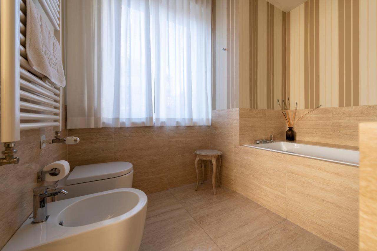 Casa Gramsci Luxury Apartment Pesaro Ngoại thất bức ảnh