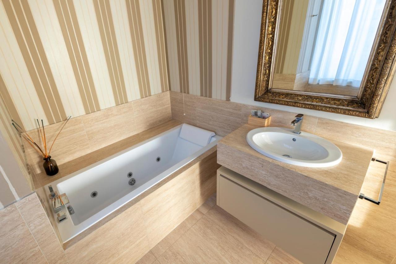 Casa Gramsci Luxury Apartment Pesaro Ngoại thất bức ảnh